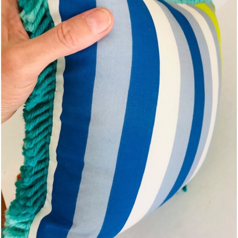 ⭐️Angel Fish hand-crafted Pillow - Picture 5 of 11